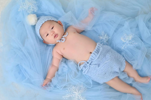 梁山两个半月宝宝发育标准 梁山两个半月宝宝发育标准